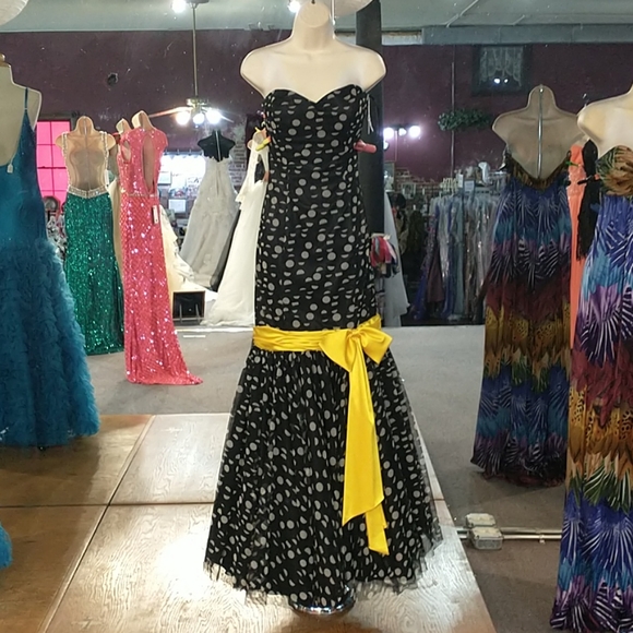 Jovani Dresses & Skirts - Jovani prom dress